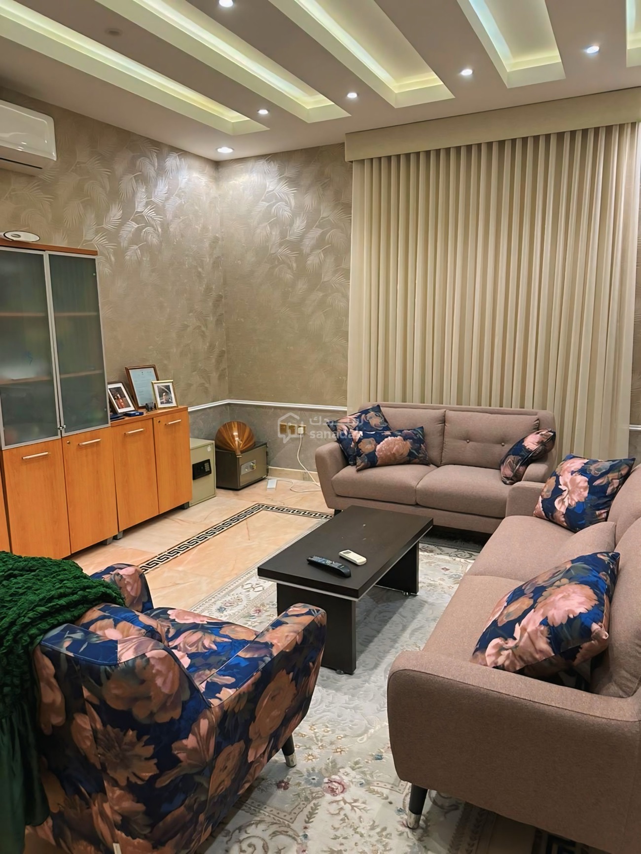 img-1
