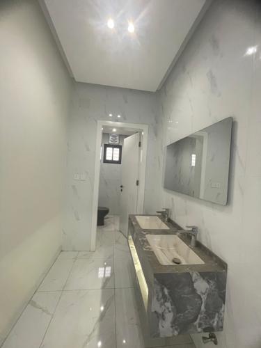 img-1