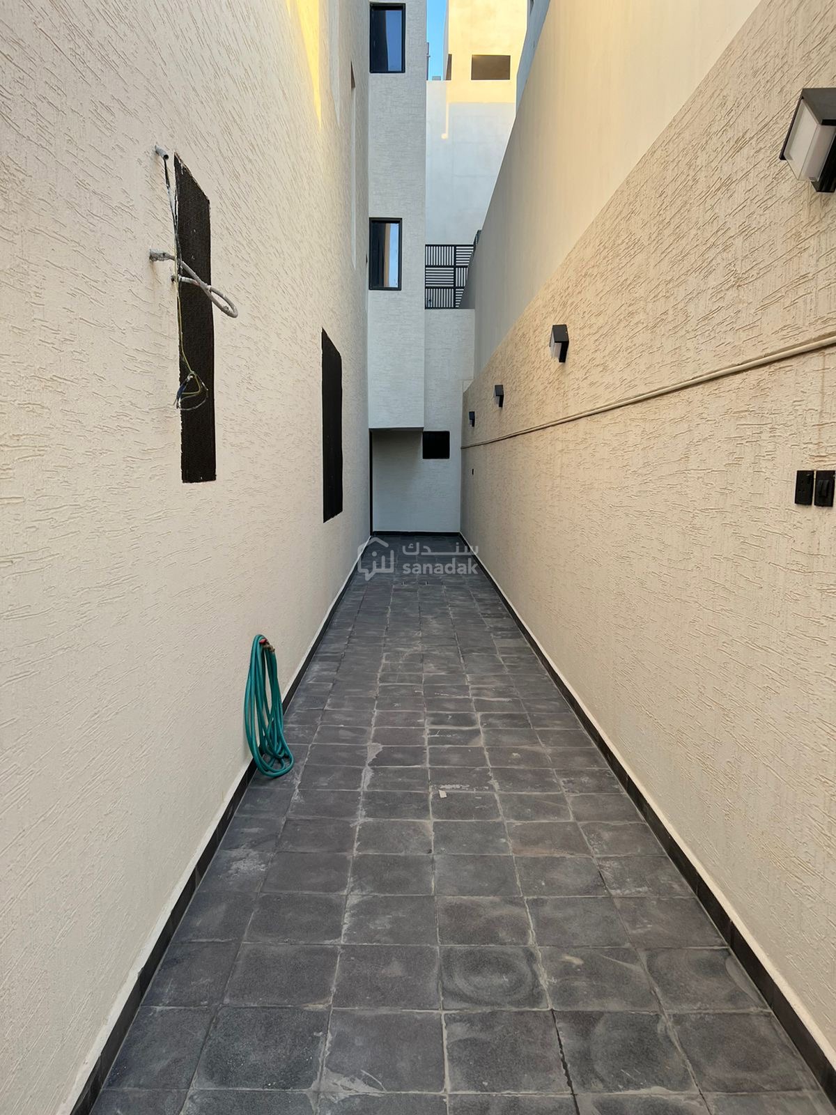 img-0