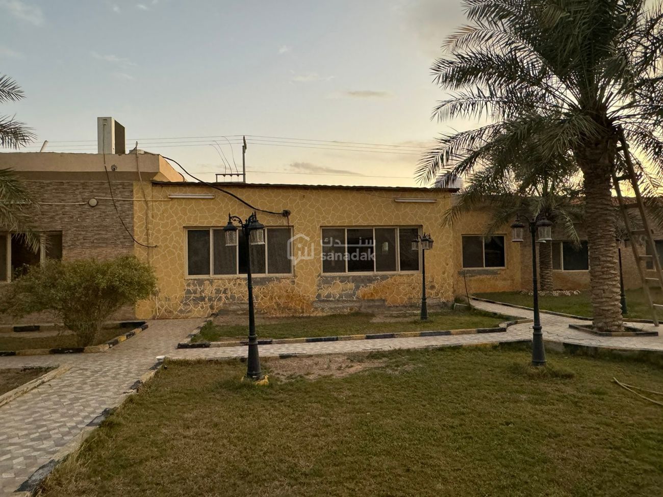 img-1